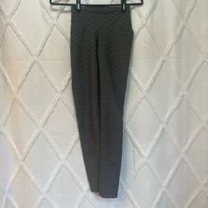 Brazilian buttlift leggings, size small, grey color, slightly worn but look new.